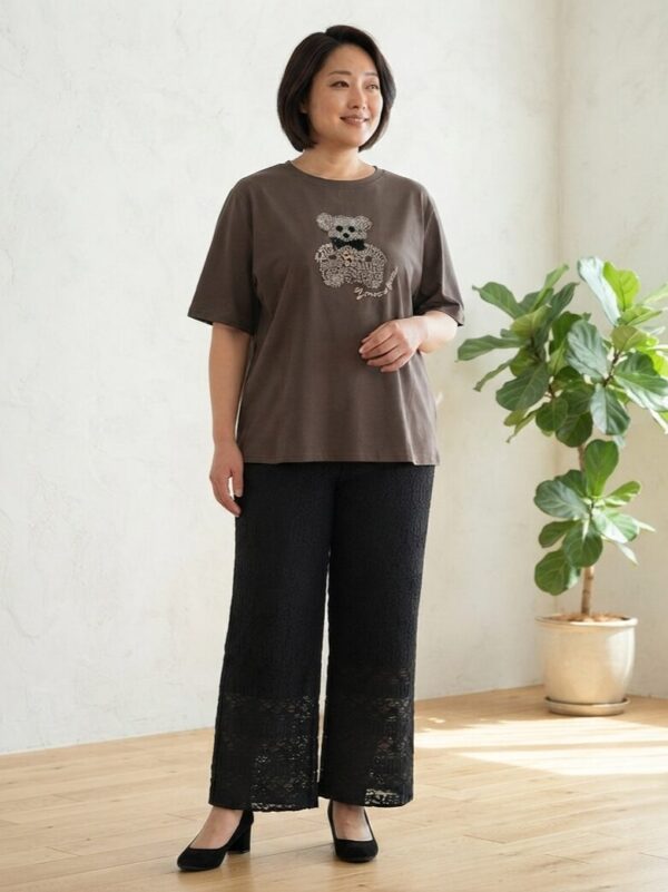 甘すぎない立体クマ刺繍│40代からの大人可愛いTシャツのイメージ画像