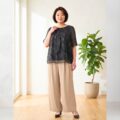 「今日は何を着よう？」が減る。上品シフォンの花柄トップスのイメージ画像