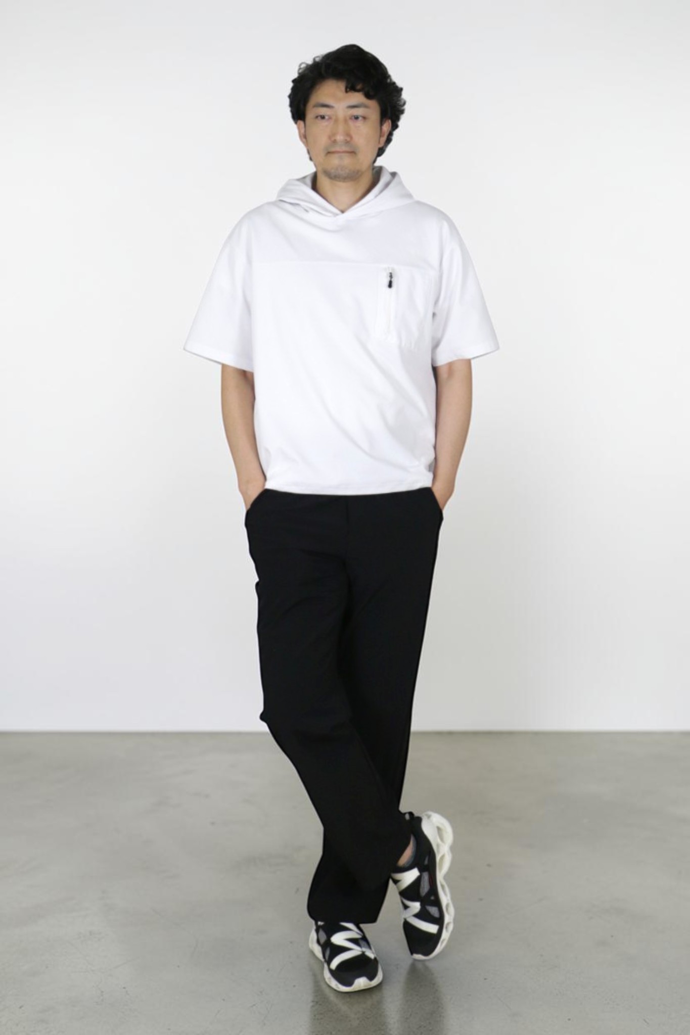 高身長専用アイテム、【クーリングストレートパンツ】の紹介画像。コーディネート例。