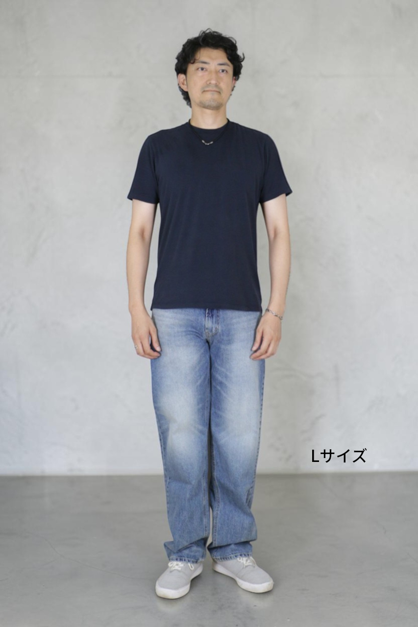 高身長向けデニム。身長189cmのモデルが着用した画像。